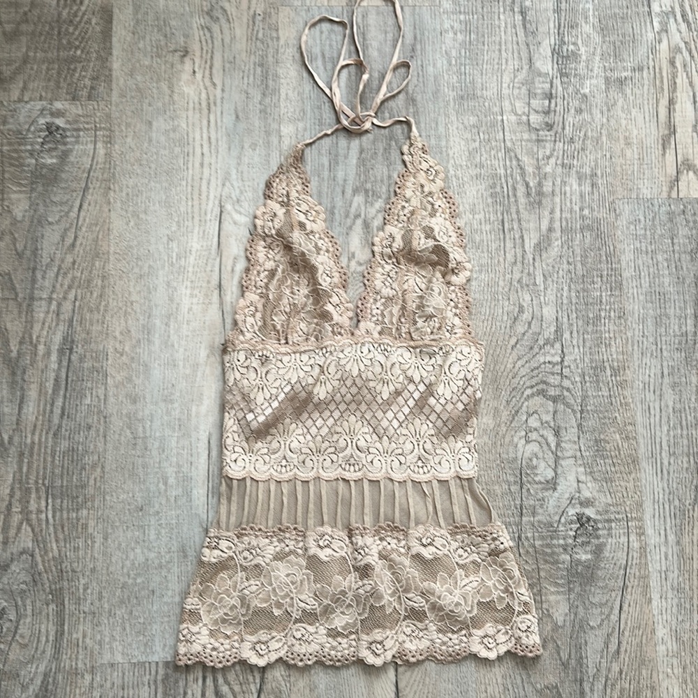 bebe cream/tan lacy halter top